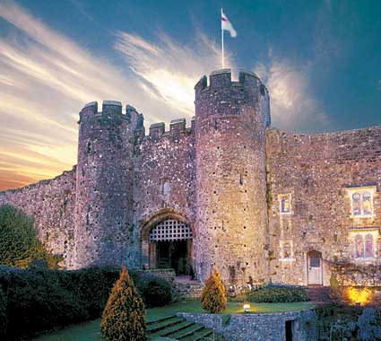 http://www.exhibitoronline.com/corpevent/images/june_2005/unusualvenues/amberley_medium.jpg